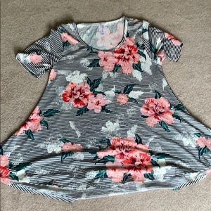 Lularoe perfect tee